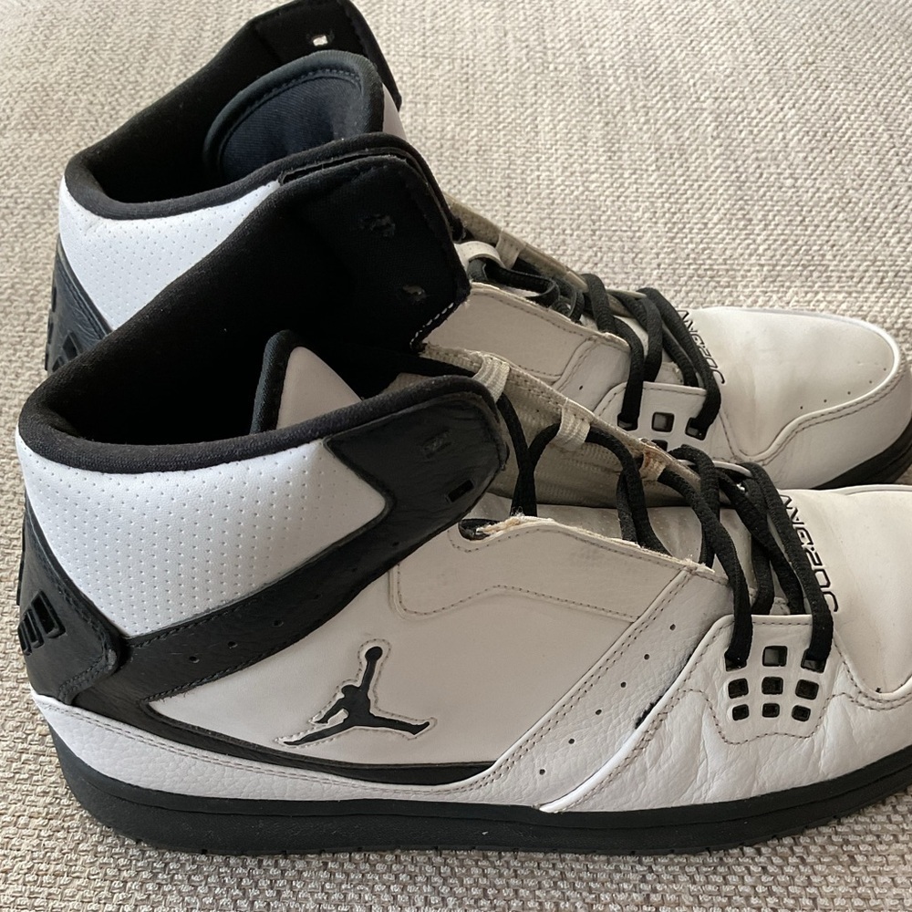 Nike Black and White Athletic Shoes